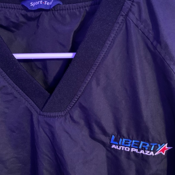 Windbreaker - Picture 3 of 4